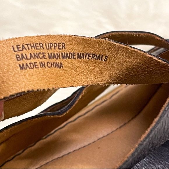 ๐ Born โข Womenโs Iwa Woven Leather Sandals in Blue Size 8 - Picture 7 of 10